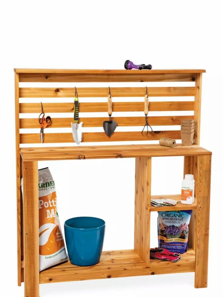 Planters & Raised Beds * | Gsc Gardener'S Supply Tall Cedar Potting Bench